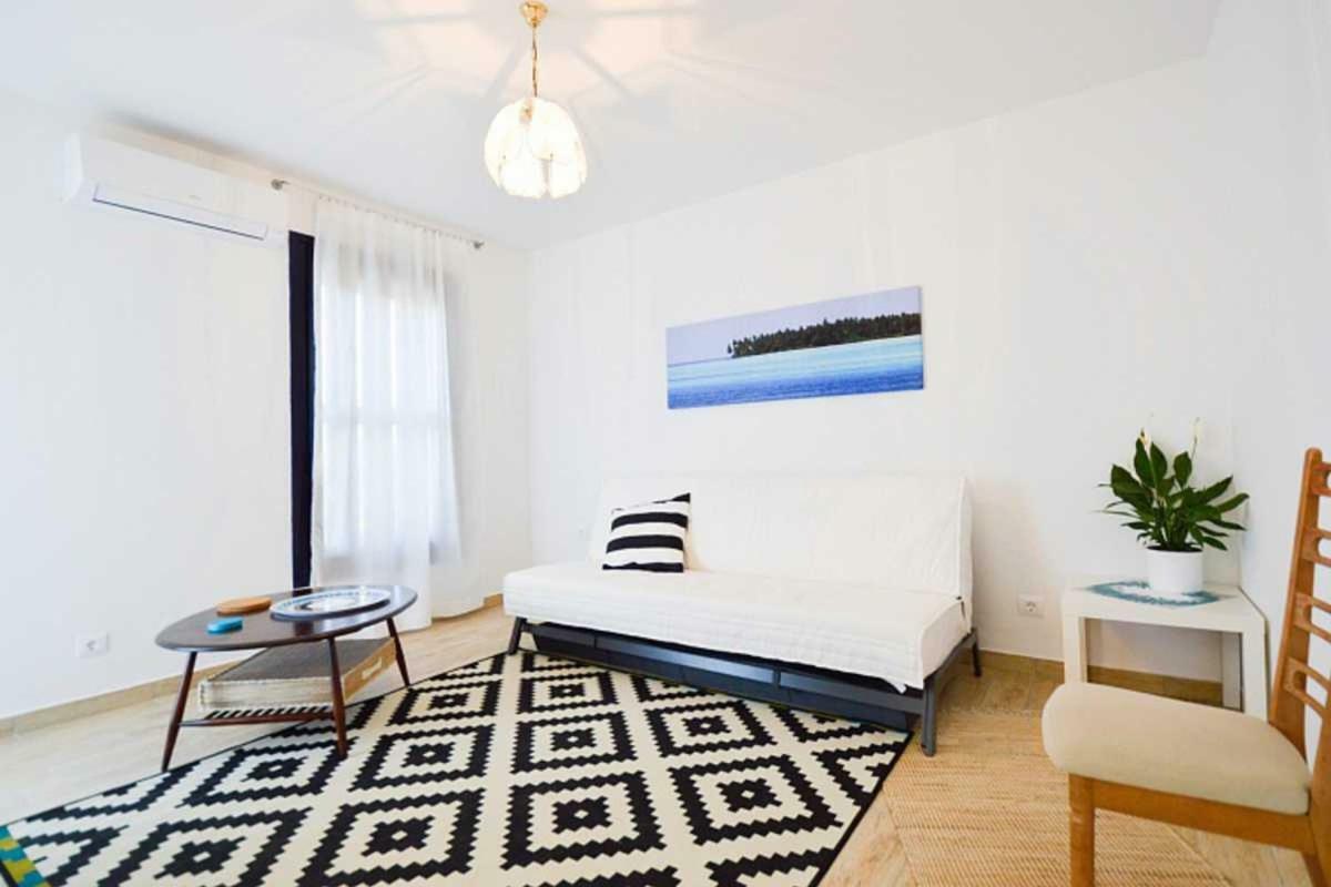 Apartament Leut Apartment, 3min Beach, 15min Center *